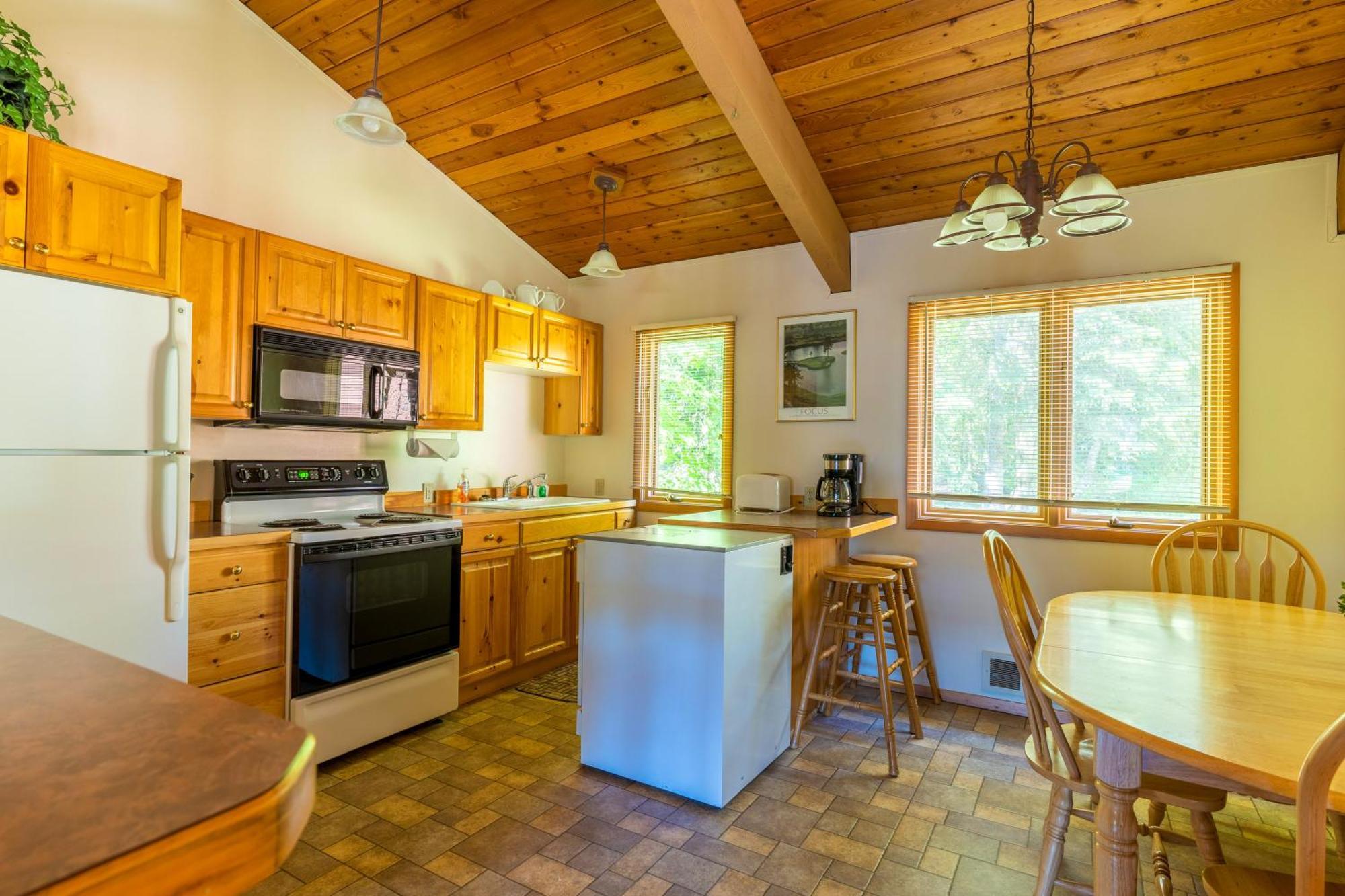 Gray Wolf Condos at Whitefish Exterior foto